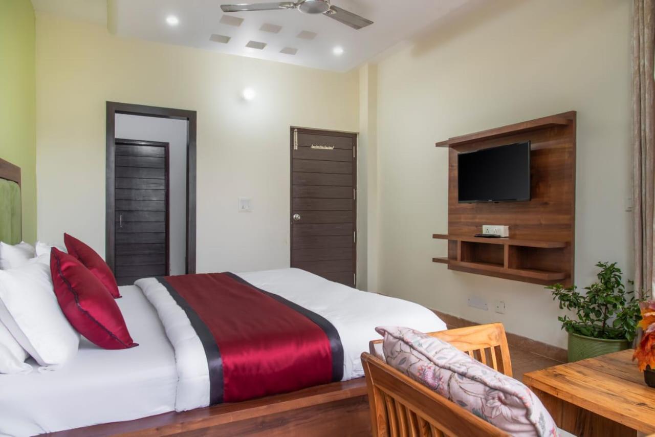 Host Jatin Kasauli Pine Villa 7Oi827O7O3 Luaran gambar