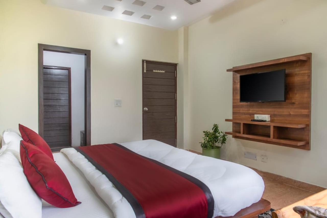 Host Jatin Kasauli Pine Villa 7Oi827O7O3 Luaran gambar